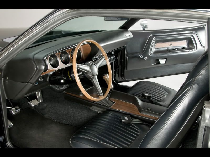 1971-Dodge-Challenger-RT-Muscle-Car-By-Modern-Muscle-Interior-1280x960.jpg