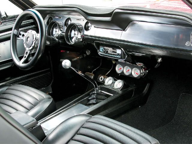 mump_0612_06z1967_ford_mustang_fastbackinterior.jpg