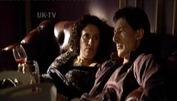 Holby City   S09E49   Lovers and Madmen (18th September 2007) [TVRip (MPGV)] preview 0